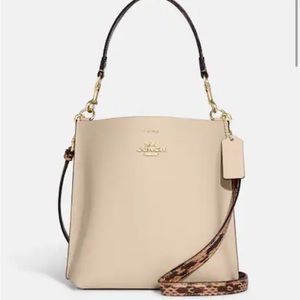 Purchased this bag and missed out returning it beautiful bag